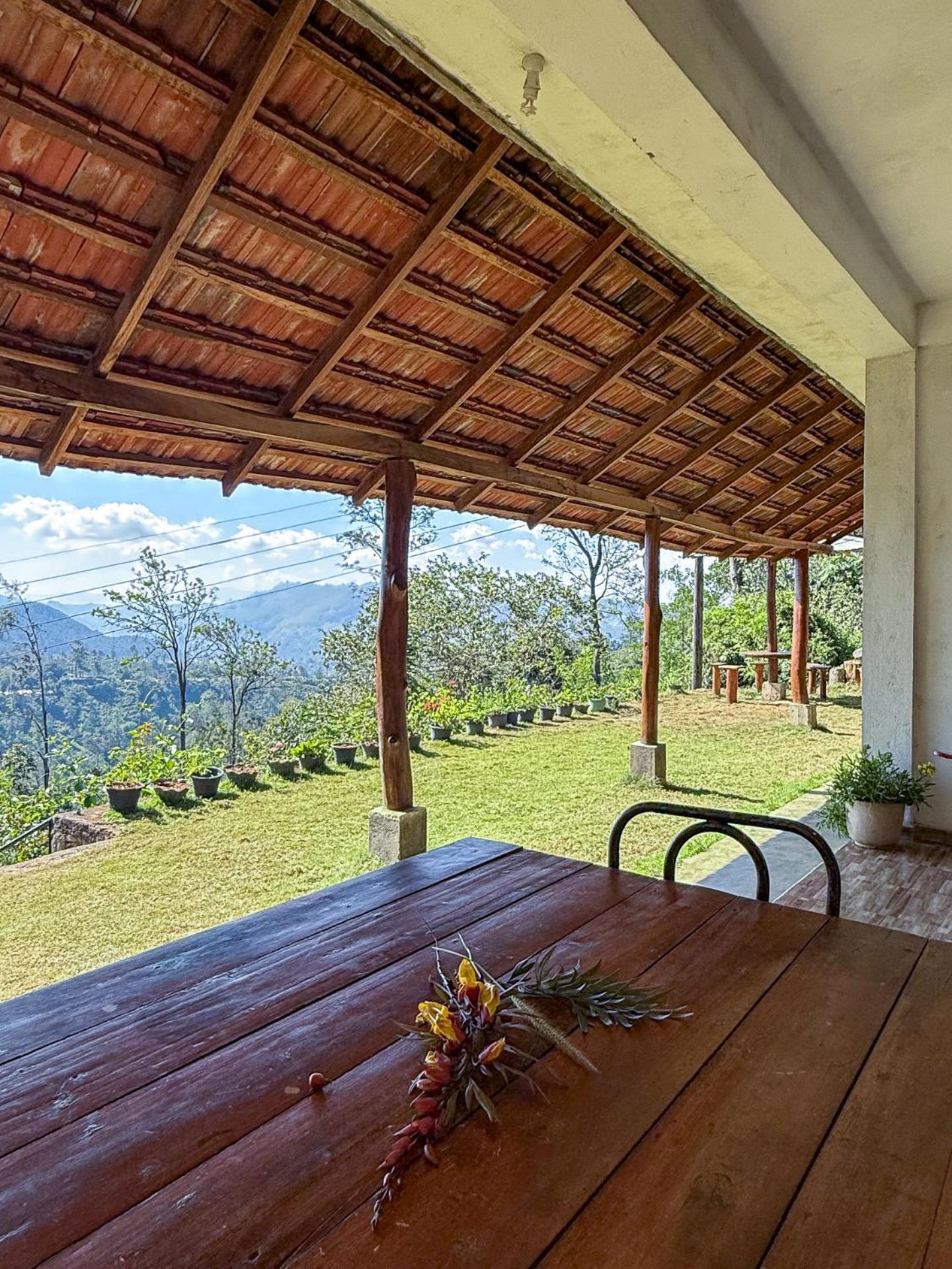 Ella Mountain Palace Luaran gambar