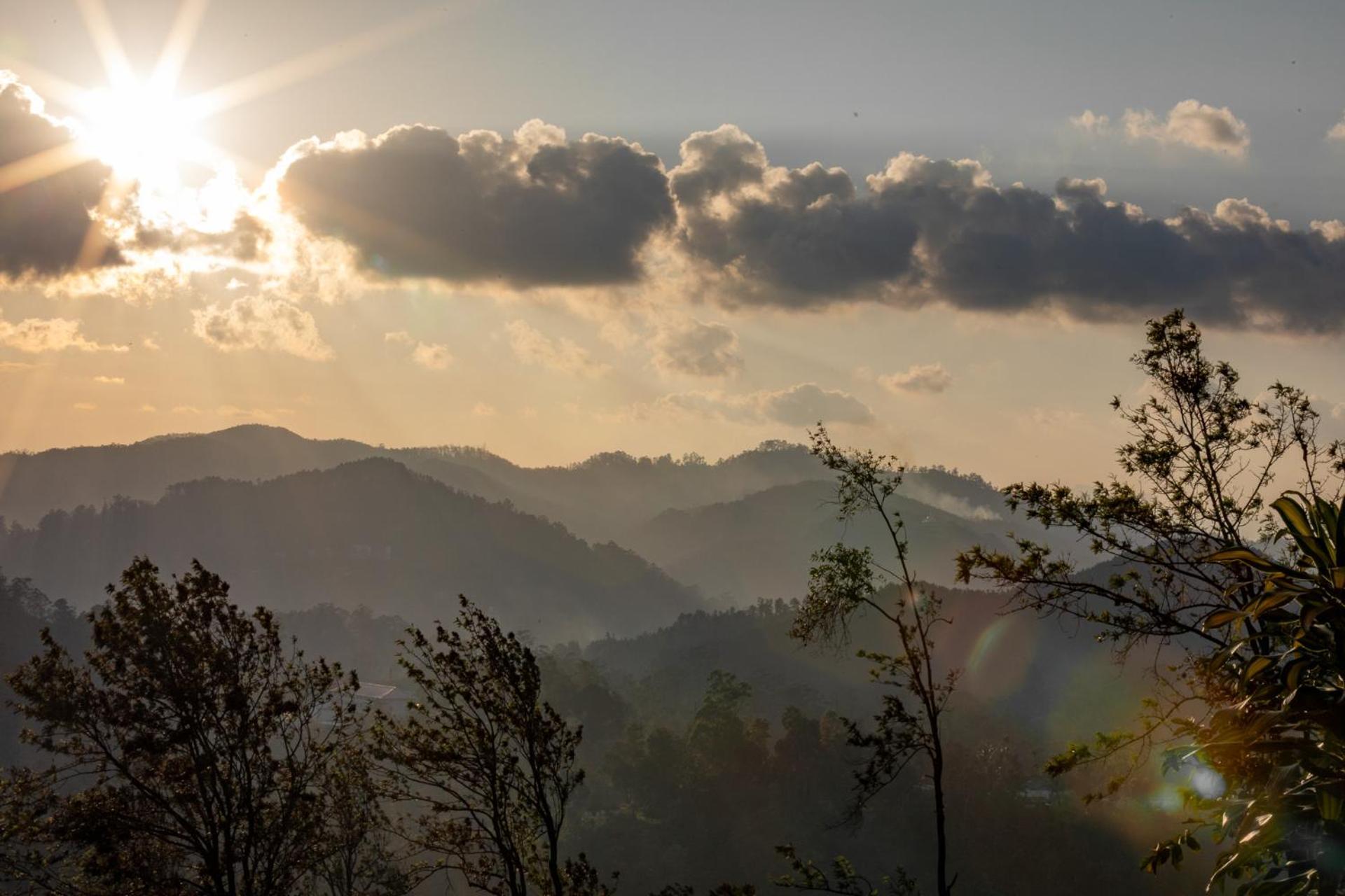 Ella Mountain Palace Luaran gambar