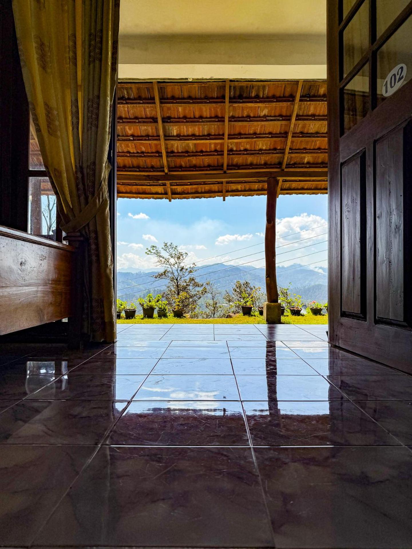 Ella Mountain Palace Luaran gambar