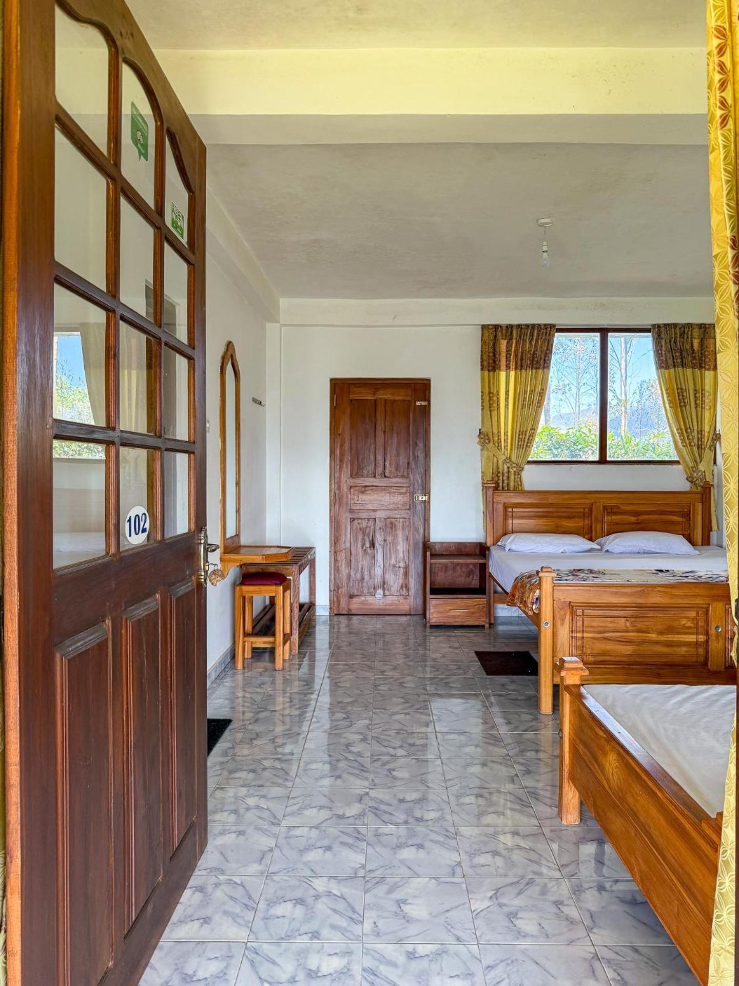 Ella Mountain Palace Luaran gambar