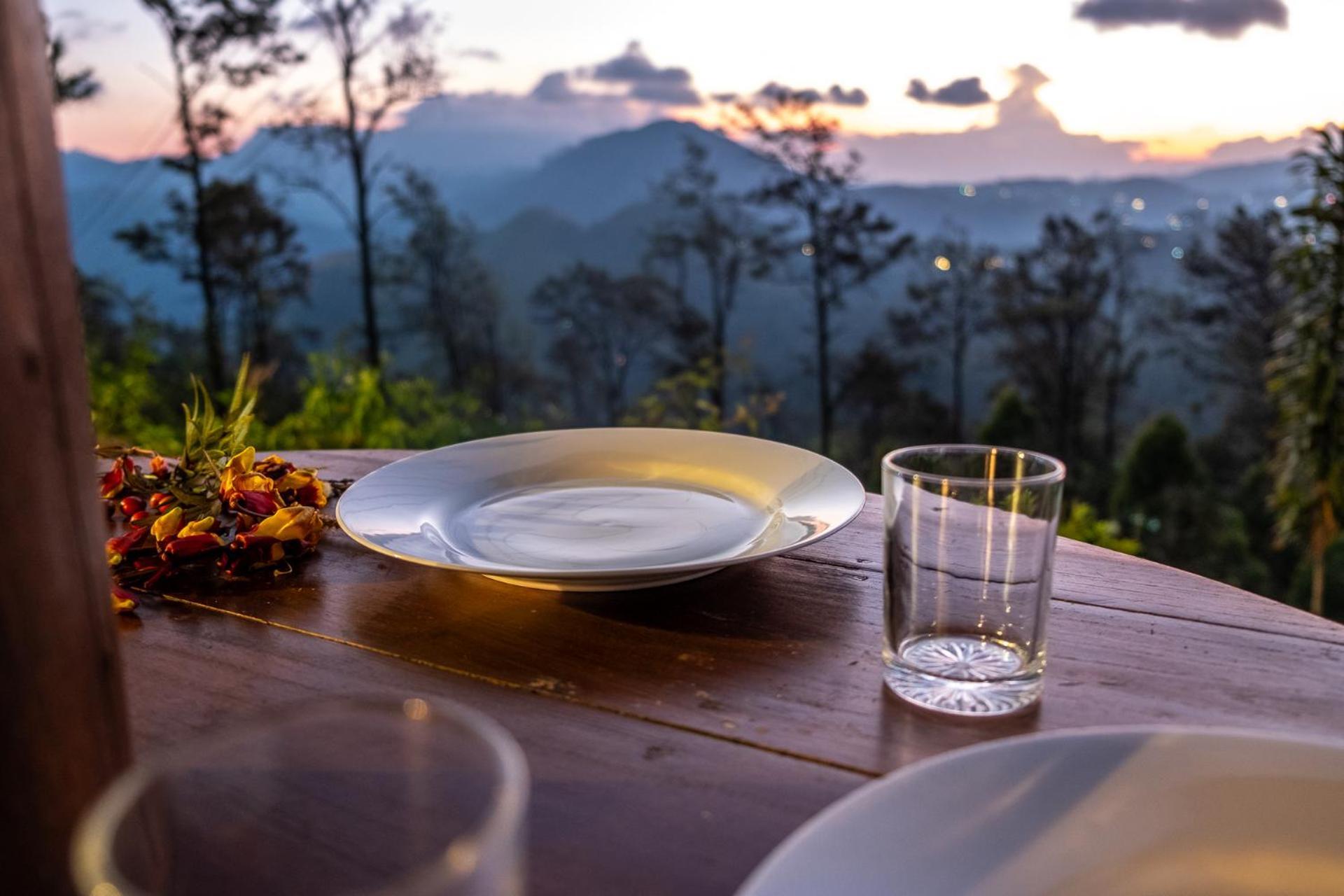 Ella Mountain Palace Luaran gambar